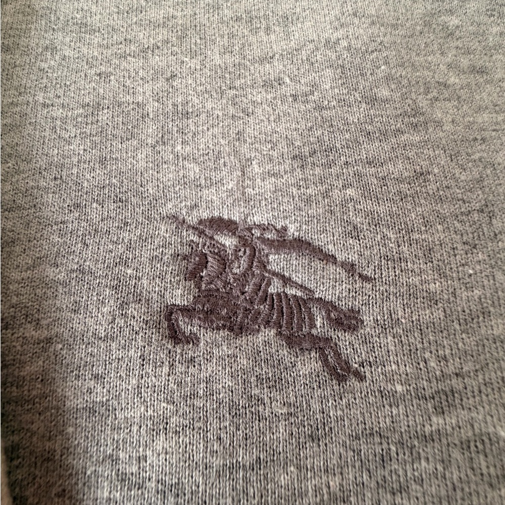 Burberry Light Gray Hoodie with Iconic Check Lining - Picture 4 of 9
